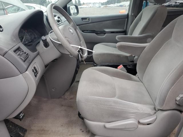 2005 Toyota Sienna CE