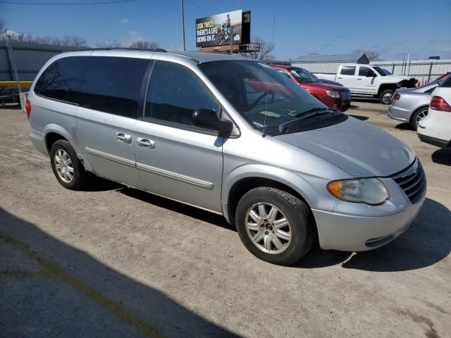 2005 Chrysler Town & Country Touring