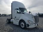 2015 Kenworth T680 Semi Truck