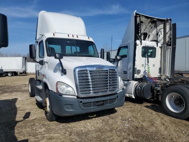 2016 Freightliner Cascadia 125