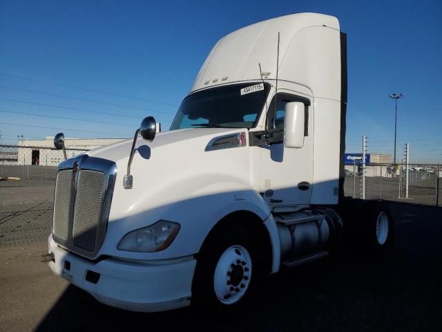 2013 Kenworth Construction T680