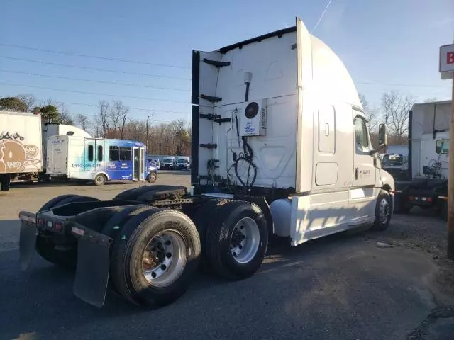 2020 Freightliner Cascadia Semi Truck