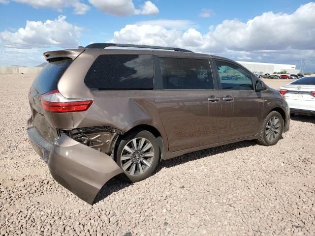 2018 Toyota Sienna XLE