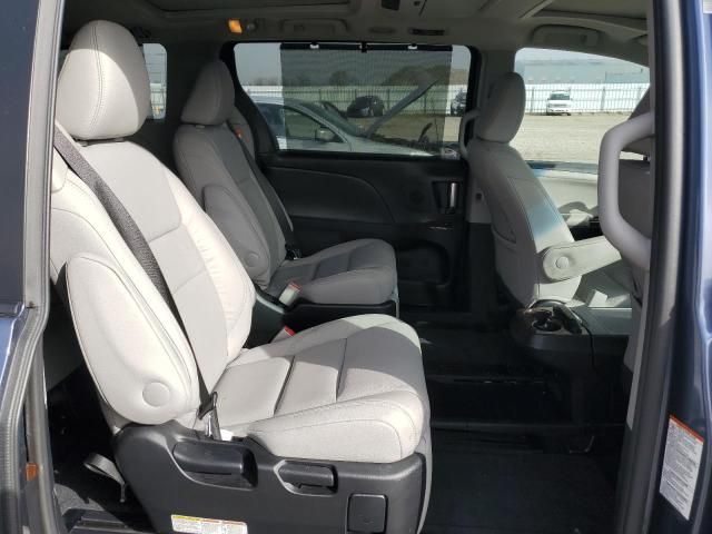 2015 Toyota Sienna XLE