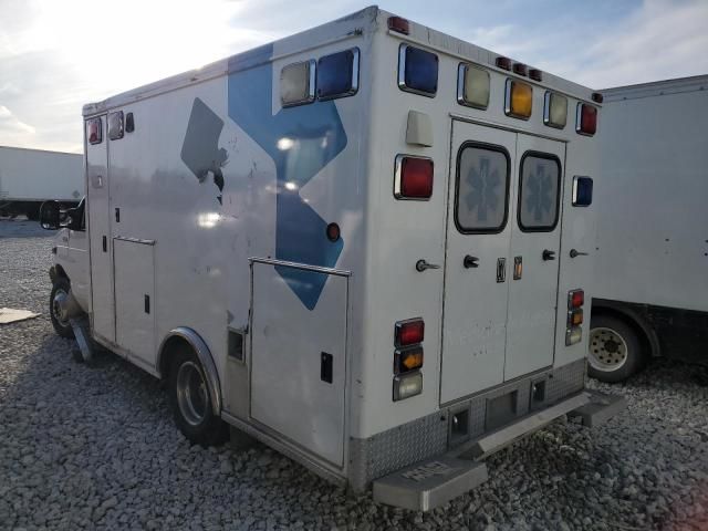 2005 Ford E350 Ambulance