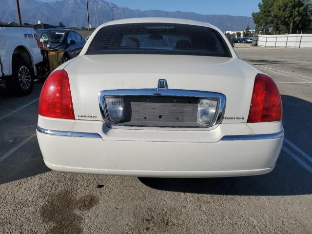 2006 Lincoln Town Car Signature Limited