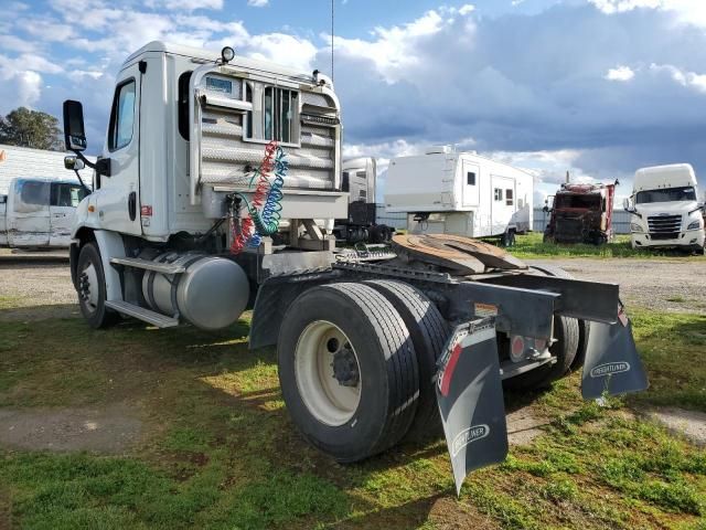 2014 Freightliner Cascadia 113 Semi Truck