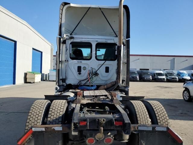 2014 Freightliner Cascadia Truck Cab AND Chassis