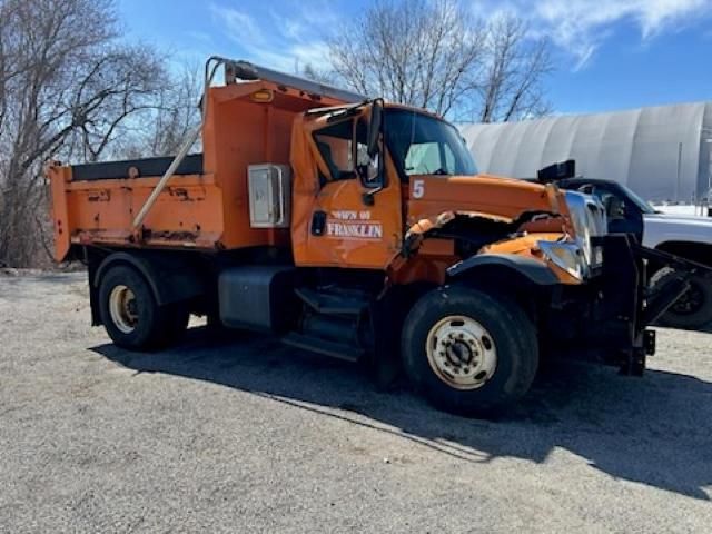 2004 International 7000 7400