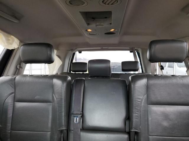 2004 Nissan Armada SE