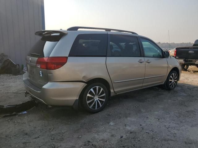 2004 Toyota Sienna CE