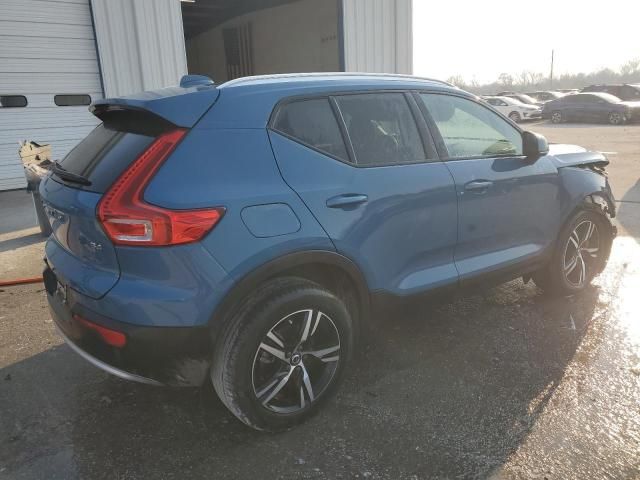 2023 Volvo XC40 Core