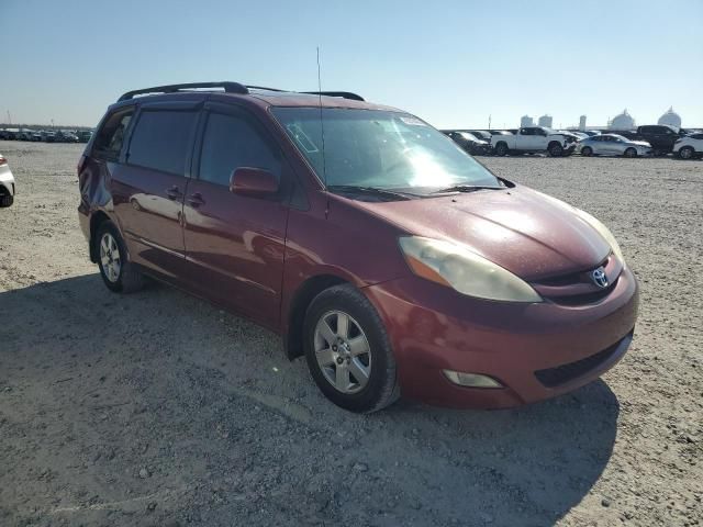 2010 Toyota Sienna XLE