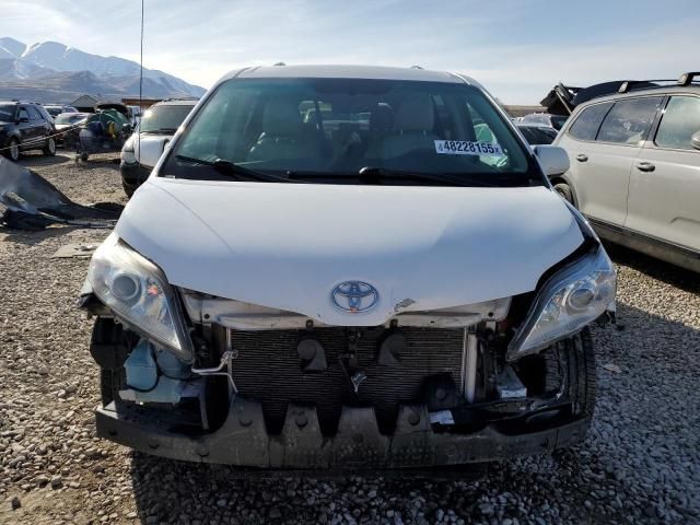 2014 Toyota Sienna LE