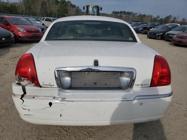 2005 Lincoln Town Car Signature