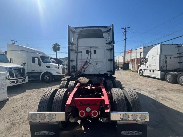 2015 Freightliner Cascadia 125