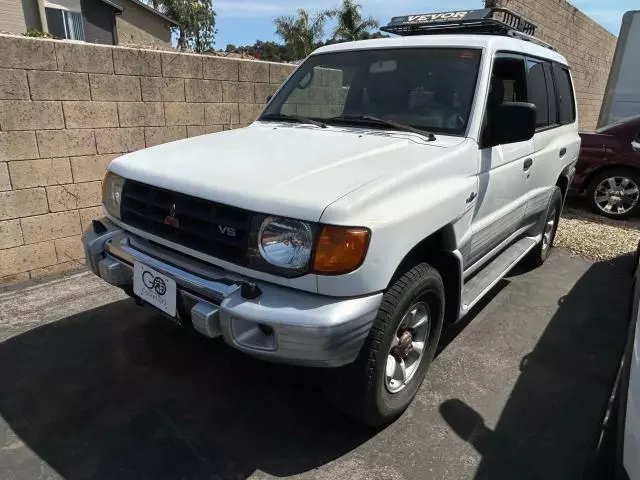 2000 Mitsubishi Montero