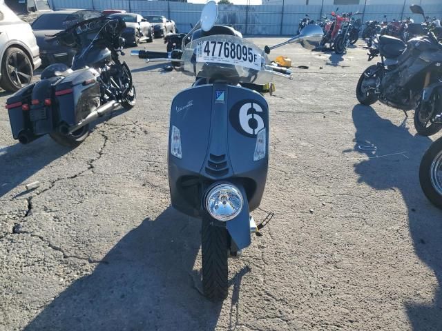 2022 Vespa GTS 300