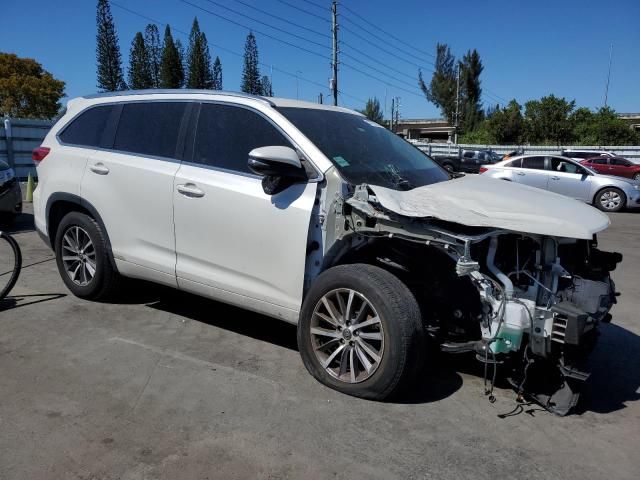 2017 Toyota Highlander SE