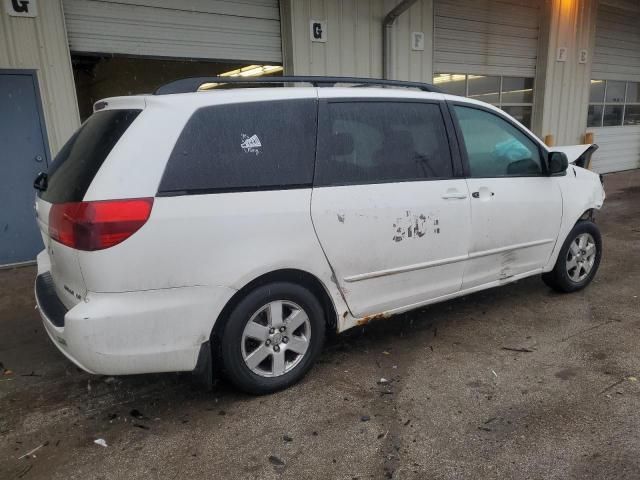 2004 Toyota Sienna CE