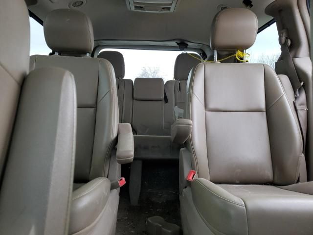 2012 Volkswagen Routan SE