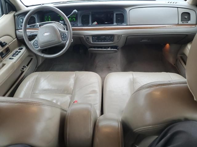 2003 Ford Crown Victoria LX