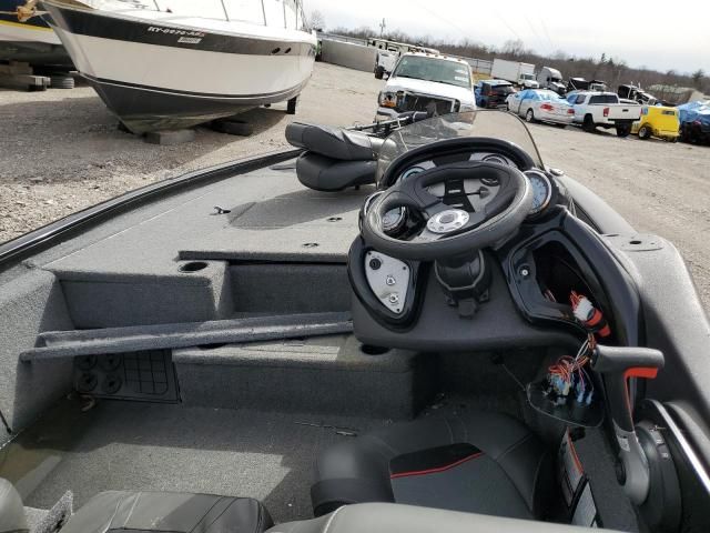 2021 Tracker Boat