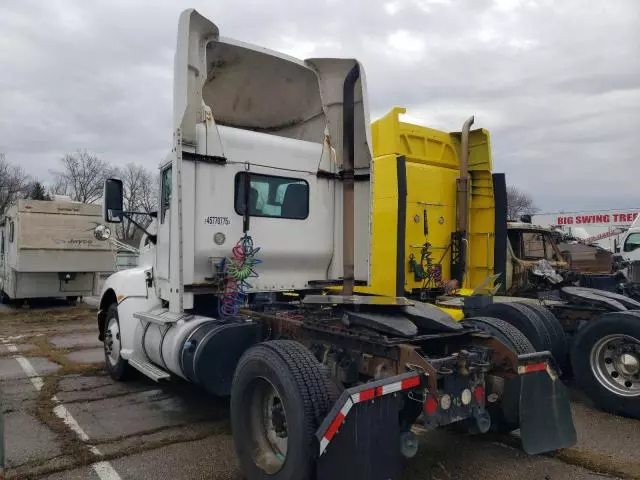 2013 Kenworth T660 Semi Truck