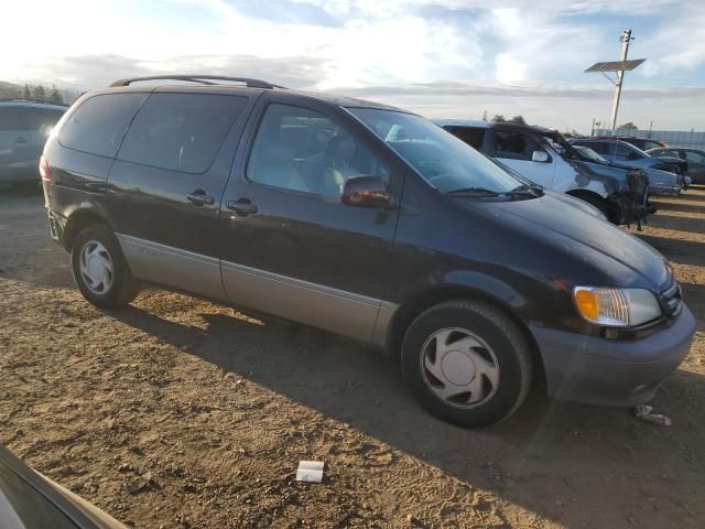 2001 Toyota Sienna LE