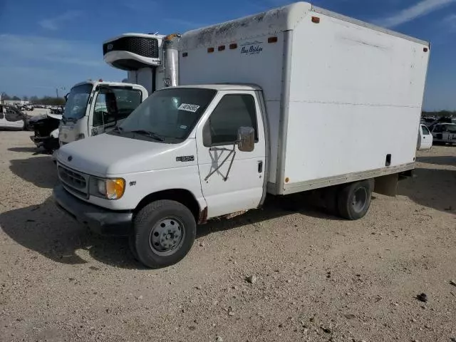 2000 Ford Econoline E350 Super Duty Cutaway Van