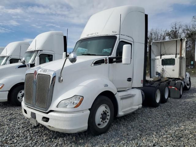 2014 Kenworth Construction T680