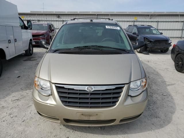 2005 Chrysler Town & Country Touring