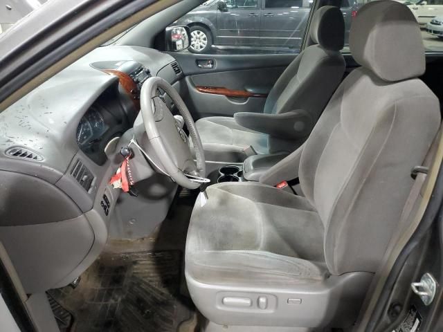 2005 Toyota Sienna XLE