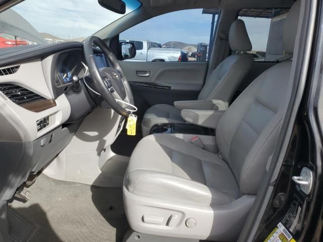 2017 Toyota Sienna XLE