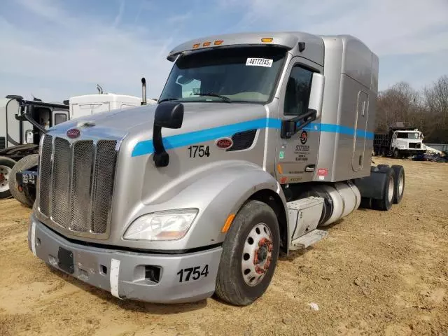 2015 Peterbilt 579