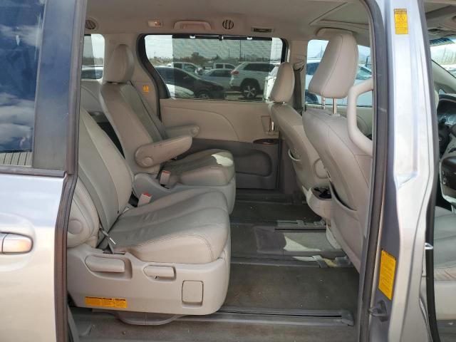 2013 Toyota Sienna XLE