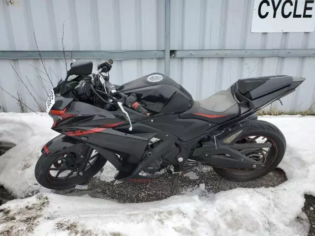 2015 Yamaha YZFR3