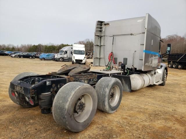 2014 Peterbilt 579 Semi Truck