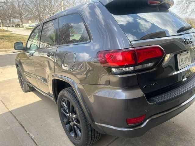 2020 Jeep Grand Cherokee Laredo