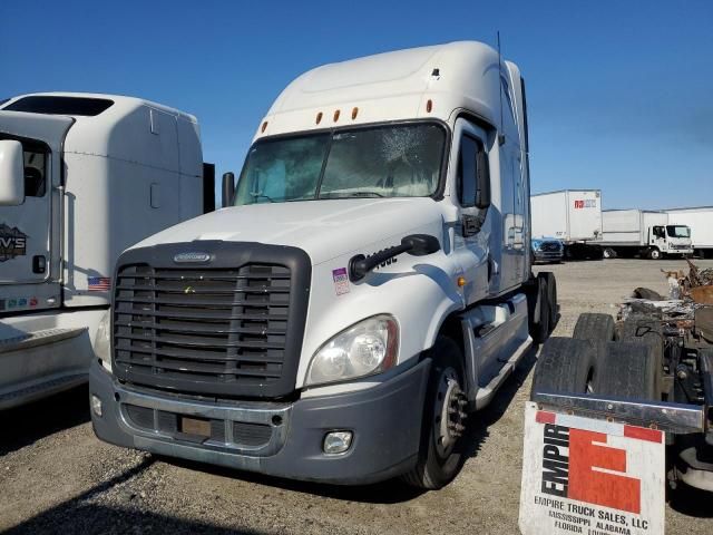 2012 Freightliner Cascadia Semi Truck