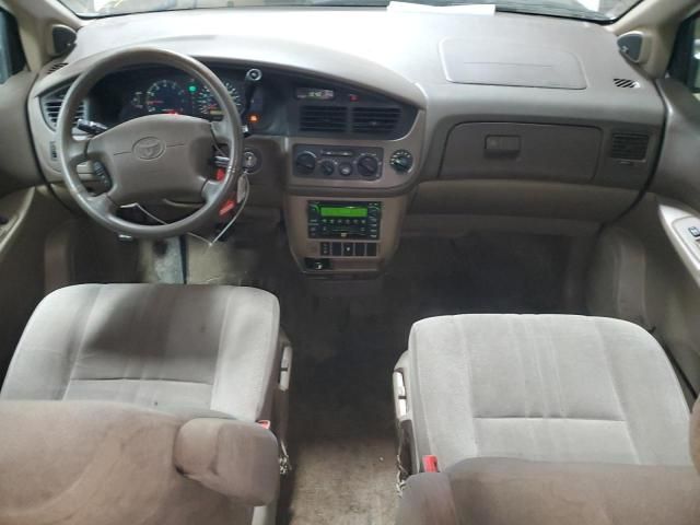 2002 Toyota Sienna LE