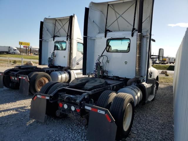 2016 Kenworth T680 Semi Truck