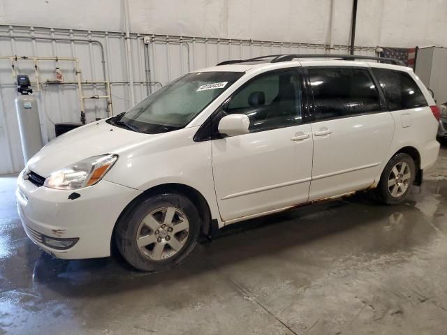 2004 Toyota Sienna XLE