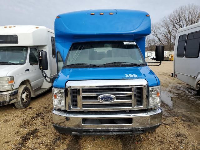 2019 Ford Econoline E350 Super Duty Cutaway Van