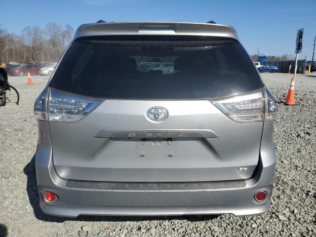 2016 Toyota Sienna SE