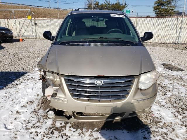 2005 Chrysler Town & Country Touring