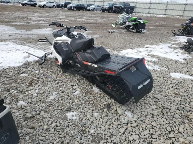 2019 Skidoo 2019 Skidoo Renegade