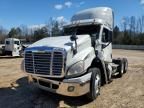 2014 Freightliner Cascadia Semi Truck