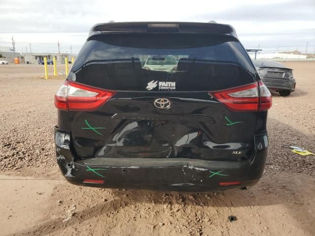 2017 Toyota Sienna XLE