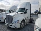 2014 Kenworth T680 Semi Truck